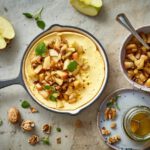 Omlet z orzechami i jabłkiem Omlet z orzechami i jabłkiem